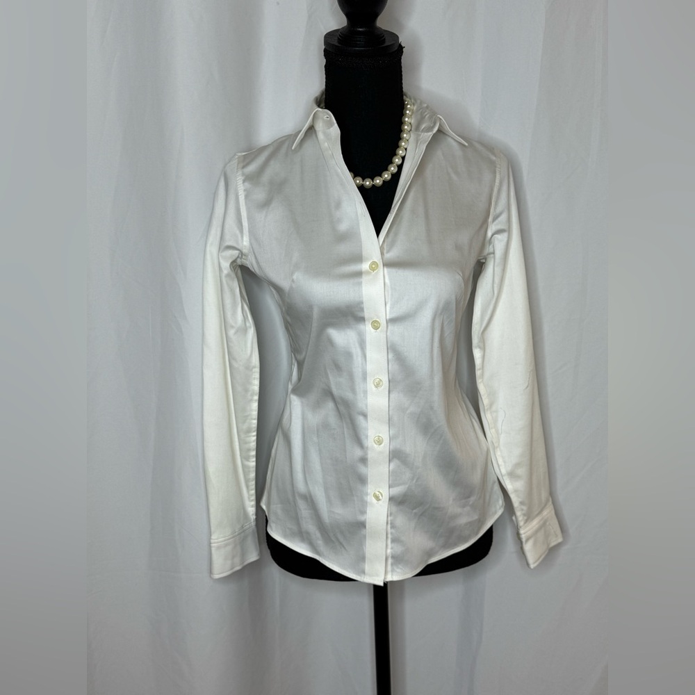 NWOT Banana Republic Elegant White Button-Up Women's Top